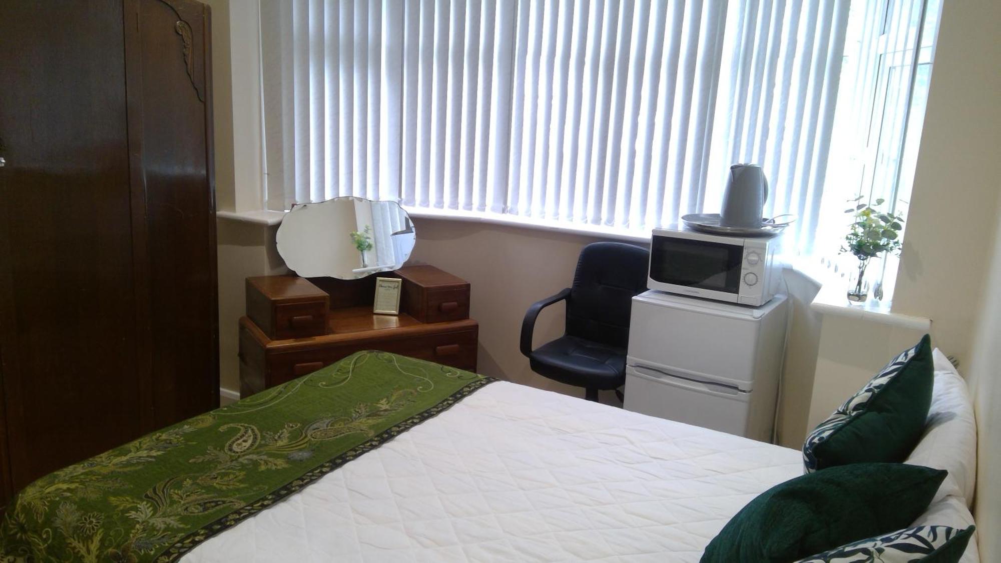 Luxury London Ensuite Double Room, Park Free, Tram-Train! Mitcham Εξωτερικό φωτογραφία